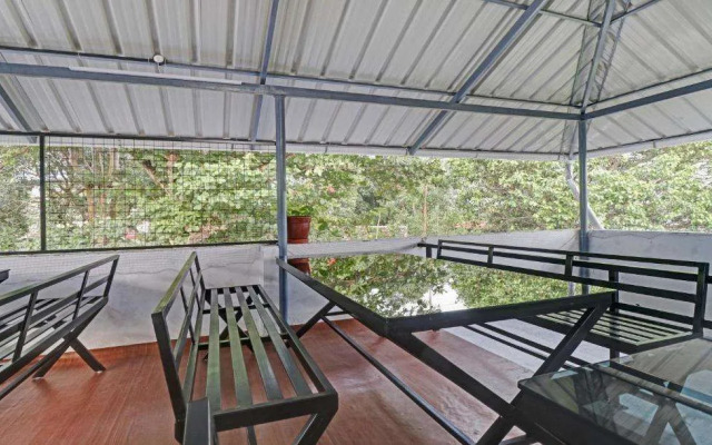 Treebo Nirupama, 750m from Aluva Railway station