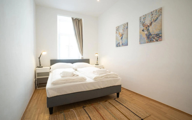 Modern and lovely apartment next to subway station