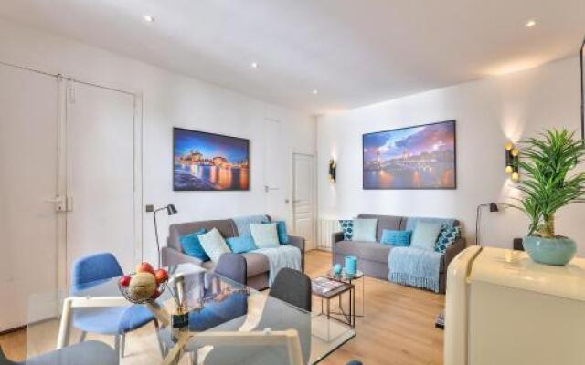 62-Luxury Flat Champs Elysees (1g)