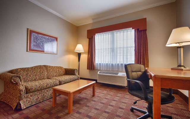 Best Western Club House Inn & Suites