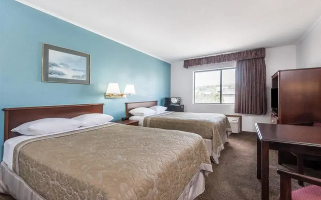 Super 8 Portland/Westbrook Area