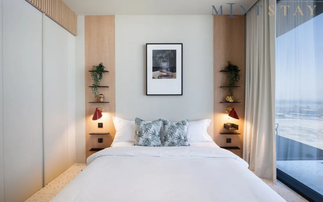 Urban 1BR w Balcony in Business Bay