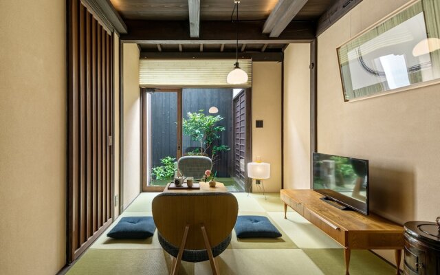 Yorozuha Machiya House