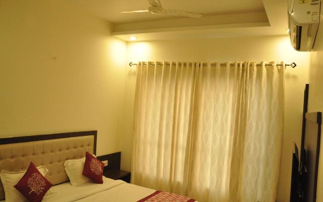 OYO 2647 Hotel Sai Shubham