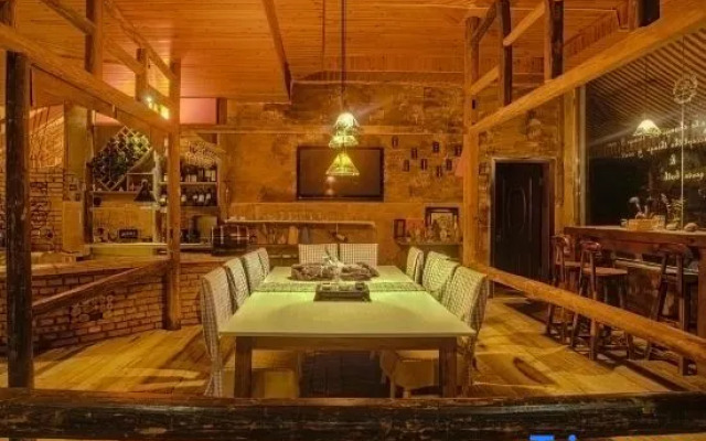 Ya'an River Lake April Inn