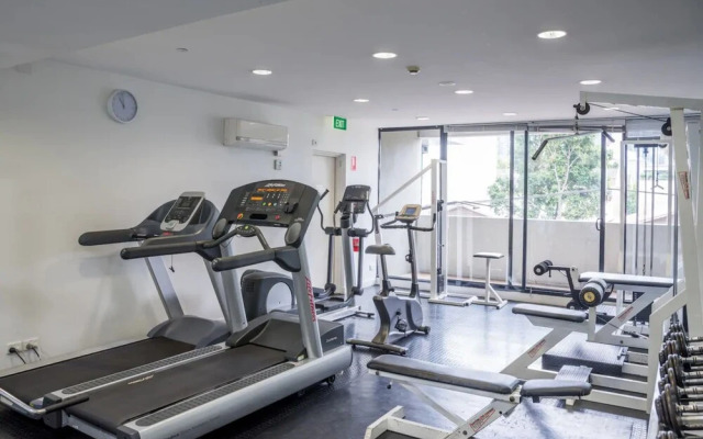 Stylish 3 Bedroom Melbourne Apartment