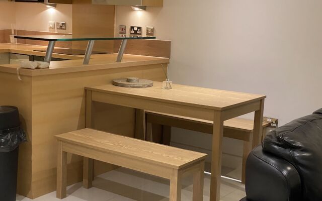 Cosy 3 bed Penthouse in Royal Docks London