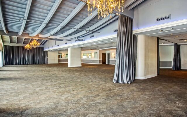 DoubleTree by Hilton Grand Hotel Biscayne Bay