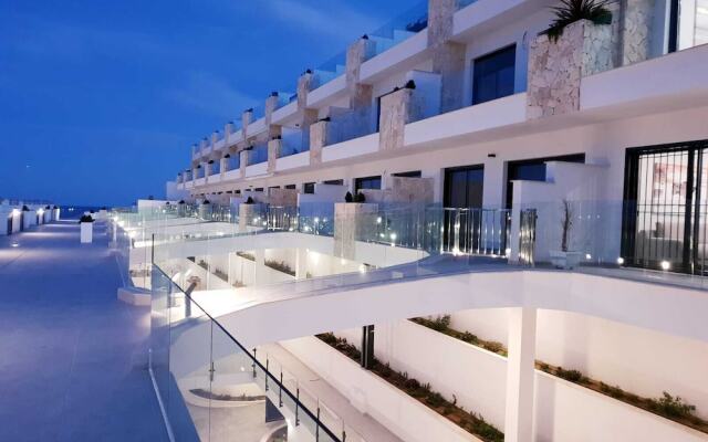 Luxury Apartment on the Beach with Pool 6