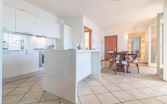 Sunny Varenna Apartment