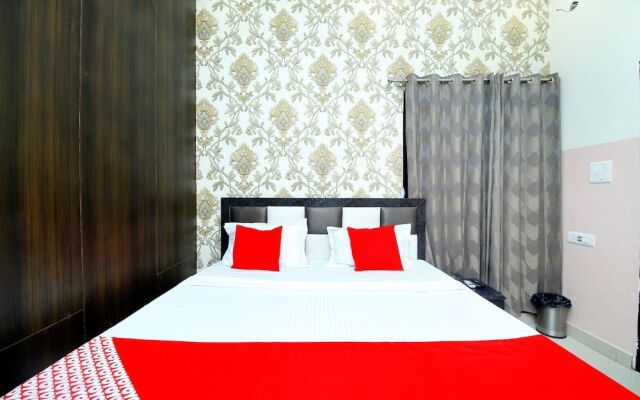 Oyo 43846 Hotel R2d