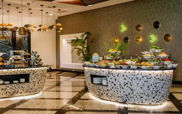 Korineum Golf & Beach Resort