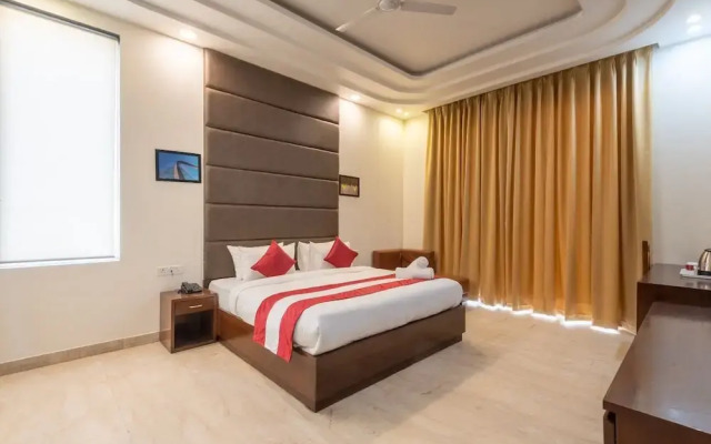 Saavi Hotel Sector- 46