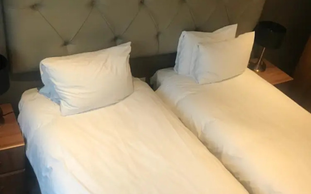 Rowantree Hotel