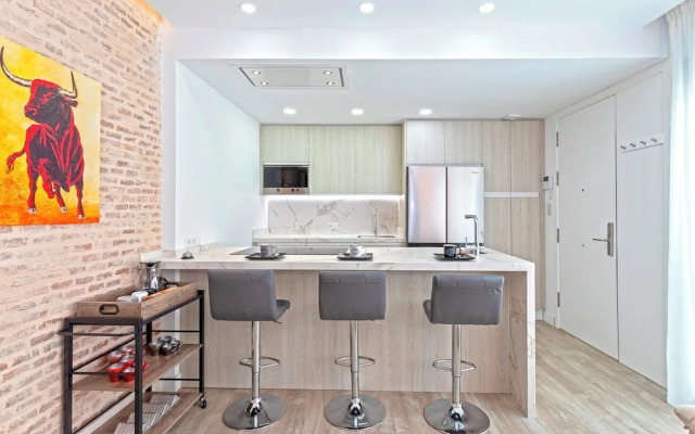 Marvelous 2-bedroom Apartment With Terrace in Triana. Castilla II