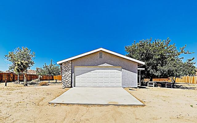 New Listing! Rawhide Ranch, Walk To Pappys 3 Bedroom Home