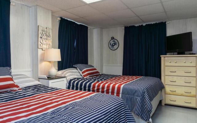 Friendship Lodge by Oak Island Accommodations