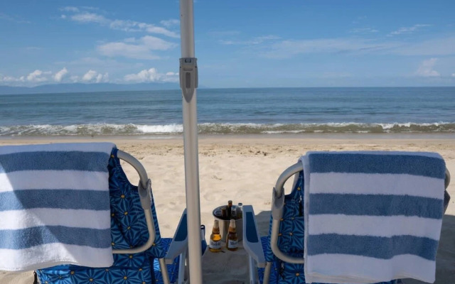 Sleeps 6 Views Beach 1 Block