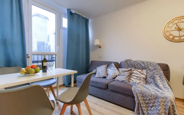UNIT Short Rent Apartment by Warsaw Metro Station