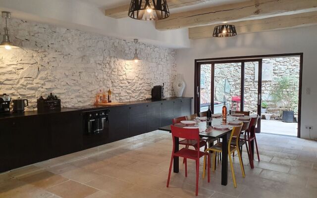 Modern Holiday Home in Olonzac with Private Swimming Pool