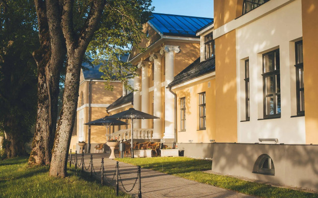 Skrunda Manor Hotel