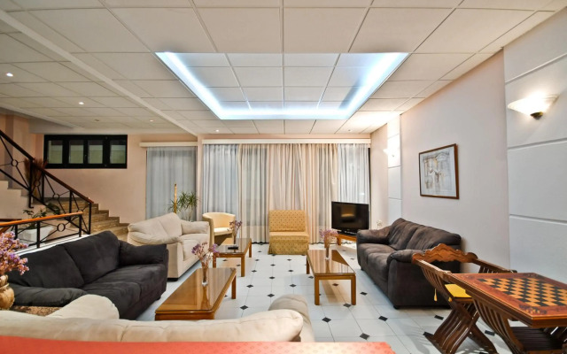 Coronis Hotel