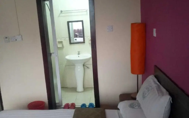 Royal Palm Hotel And Suites