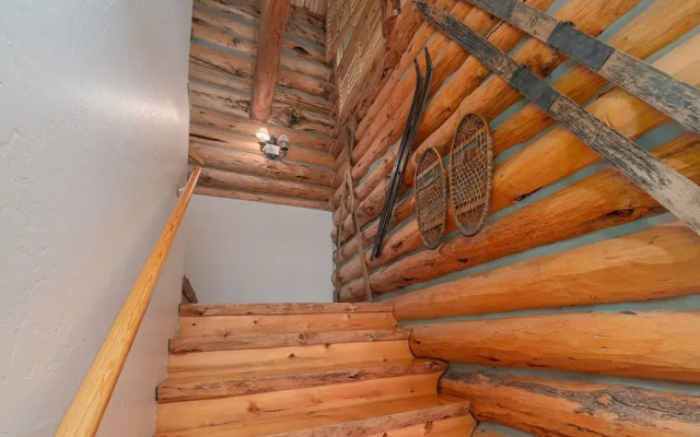 Absolutely Amazing Slopeside Mountain Lodge With spa
