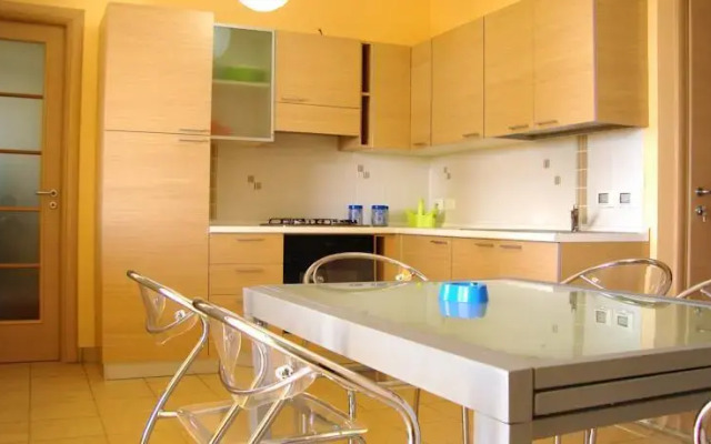 Raskaran Residence