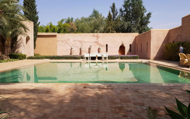 Palais Claudio Bravo