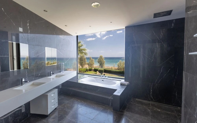 Protaras Holiday Villa El34 - Seafront Villa