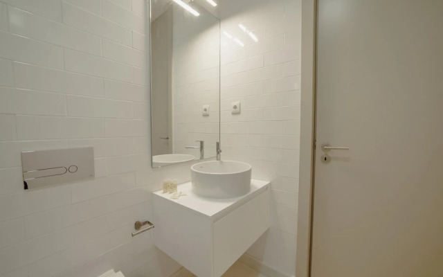 Legacy Oporto Design Apartment G by Vacationy