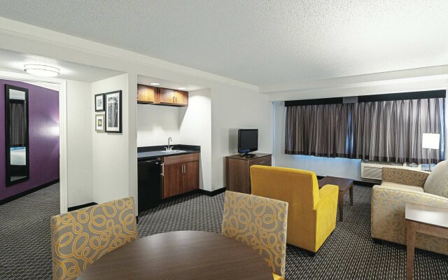 La Quinta Inn & Suites by Wyndham Lubbock West Medical Centr