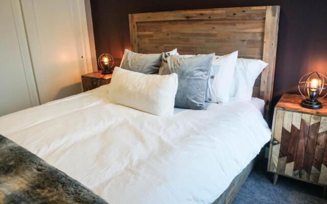The Revy Den by Revelstoke Vacations