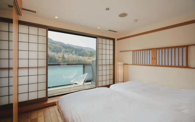 River Retreat GARAKU