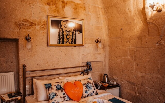 Young Cave Hotel