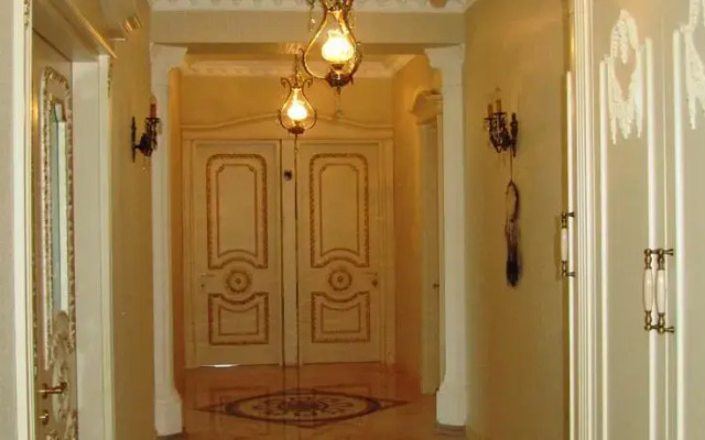 Maya's Flat