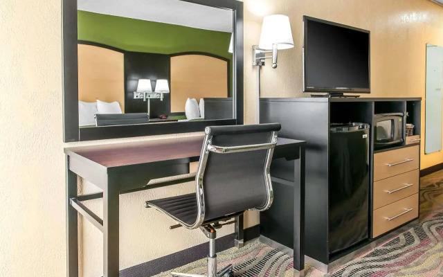 Quality Inn Conference Center Logansport