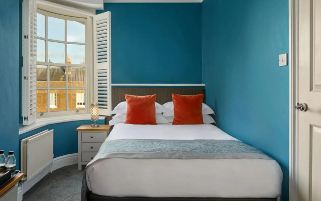 The Royal Adelaide Hotel