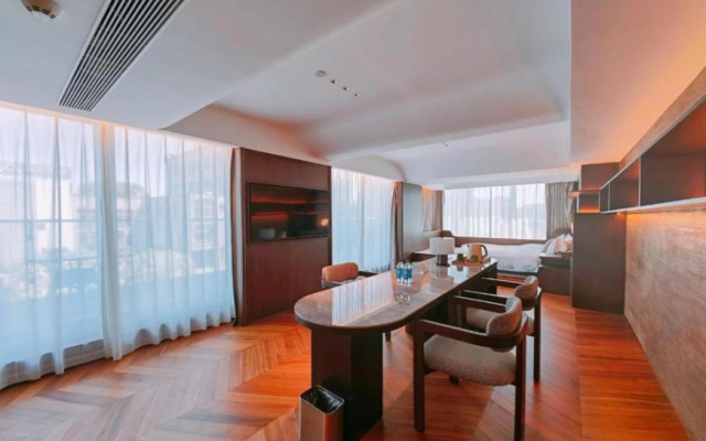 Beijing Wangfujing The Purple Horse Hotel