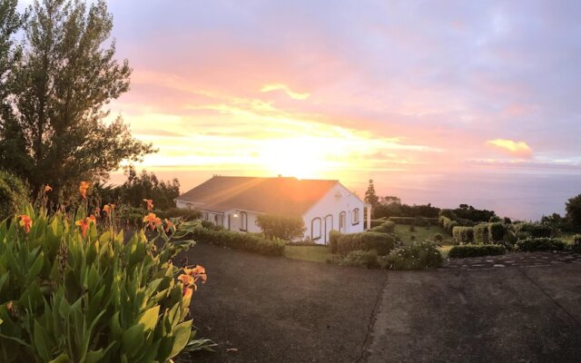 House with 2 Bedrooms in Caveira Das Flores Azores, with Enclosed Garden And Wifi - 7 Km From the Beach