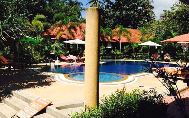 Mac's Bay Resort