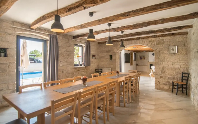 Stunning Villa in Kringa With Swimming Pool