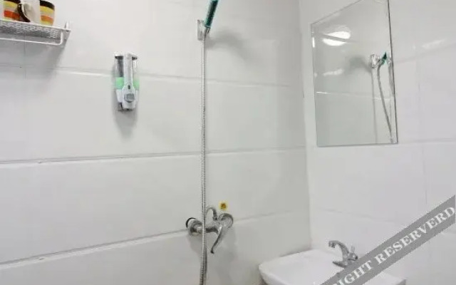 Qingdao Guanhaixuan Business Guest House