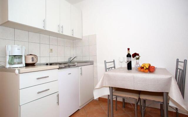 Queen beach Nin apartments Venera - AE1444