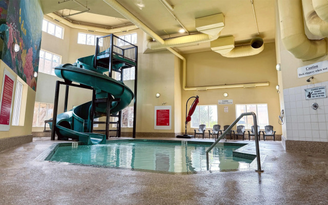 Super 8 by Wyndham Edmonton South