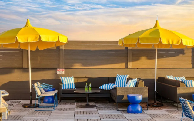 The Carter 305 by Avantstay 4BR Balcony