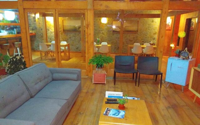 Natural Surf Lodge