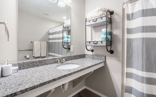 Stonewall Haven - Dual Condos!