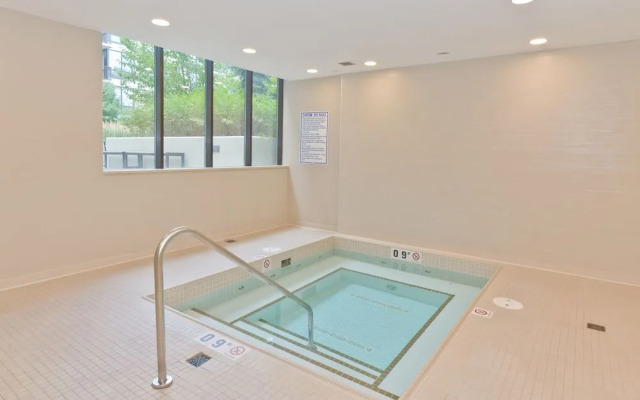 Suite Digs Waterfront